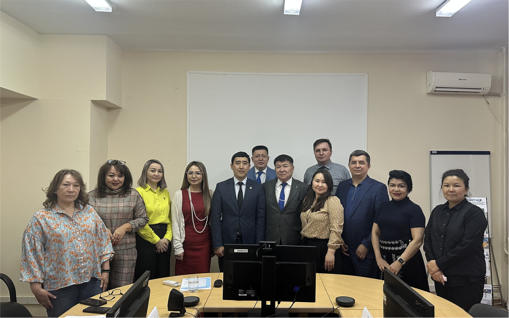 Абай Құнанбайұлының 180 жылдығына арналған «ҒЫЛЫМ, БІЛІМ, БИЗНЕС: ЫНТЫМАҚТАСТЫҚ СИНЕРГИЯСЫ» дөңгелек үстелі