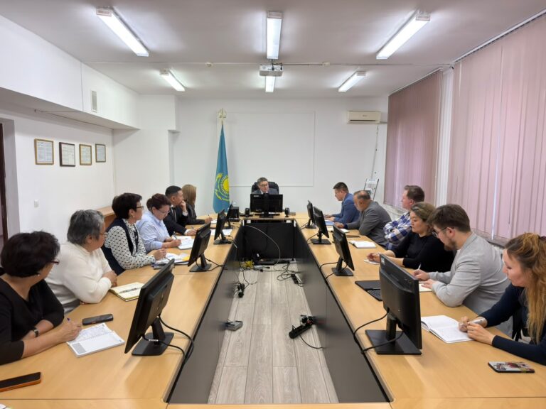 🔹2026 жылғы 19 қазанда институтта құрылымдық бөлімшелер басшыларының қатысуымен жұмыс кеңесі өтті.
